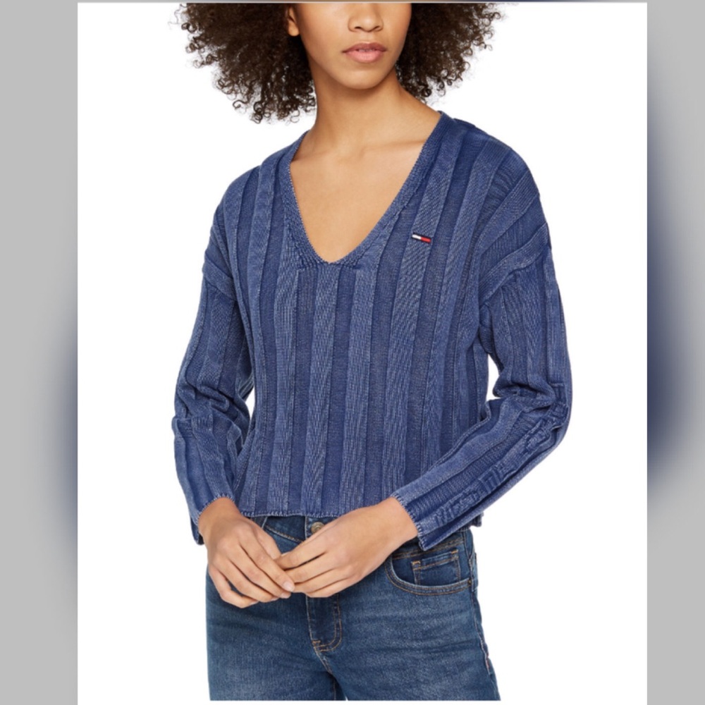 Tommy sweater
